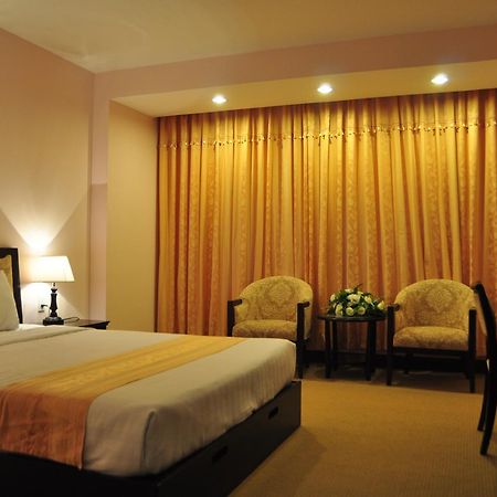 Dong Kinh A Hotel Thành Pho Ho Chí Minh Esterno foto