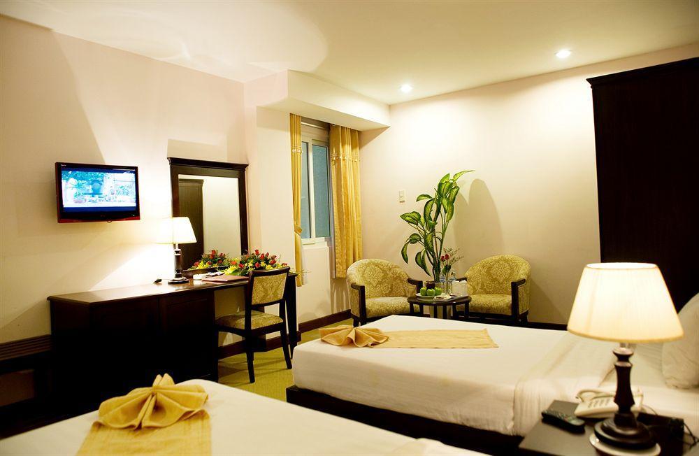 Dong Kinh A Hotel Thành Pho Ho Chí Minh Esterno foto