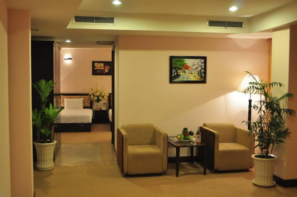 Dong Kinh A Hotel Thành Pho Ho Chí Minh Esterno foto