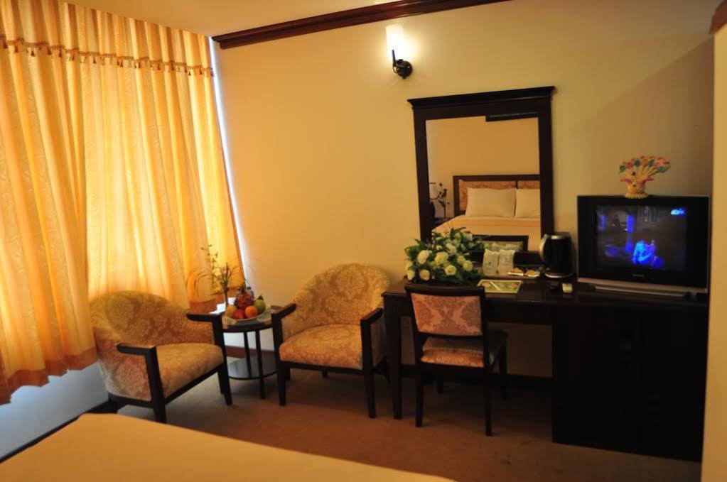 Dong Kinh A Hotel Thành Pho Ho Chí Minh Esterno foto