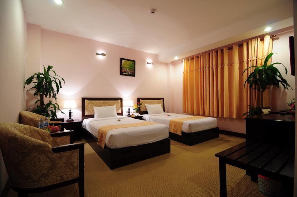 Dong Kinh A Hotel Thành Pho Ho Chí Minh Esterno foto
